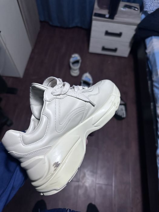 Vand adidasi gucii marimea 38.5-39