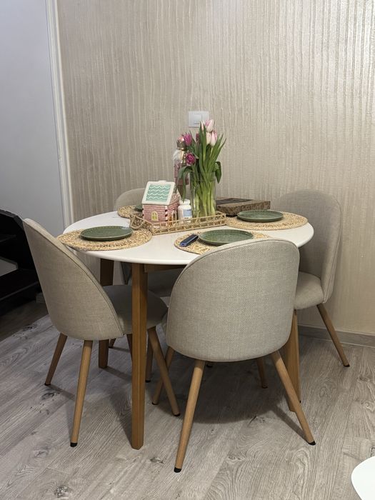 Masa jysk, 4 scaune + masute de cafea