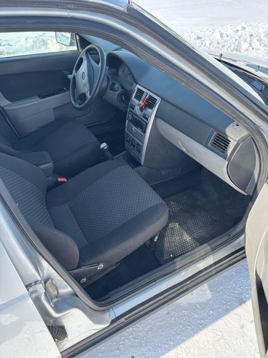 Продам Приору 2011 год