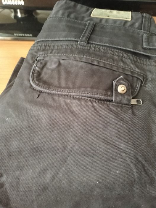 Продам джинсы мужские