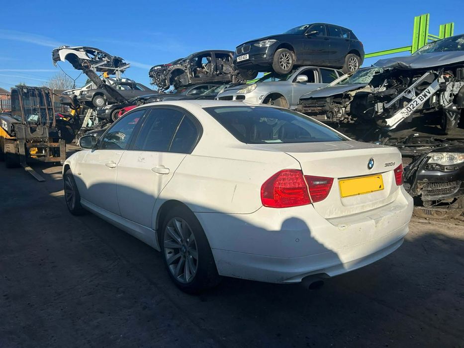 Dezmembrez BMW Seria 3 E90 E91 E92 E93 LCI FACELIFT  bara faruri capta aripi