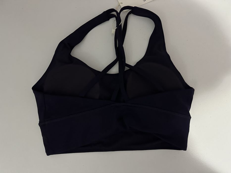 Чисто ново!! Дамско тъмнолилаво бюстие Oysho