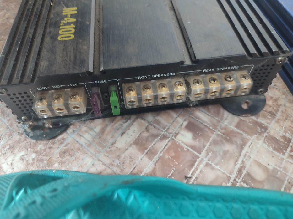 Продам саб 2 уселка 1000w и 4-100w