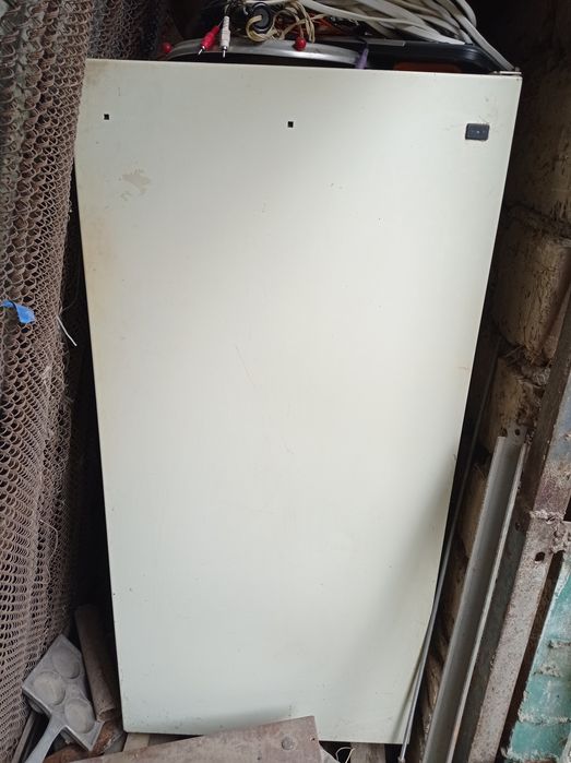Продаю рабочий холодильник