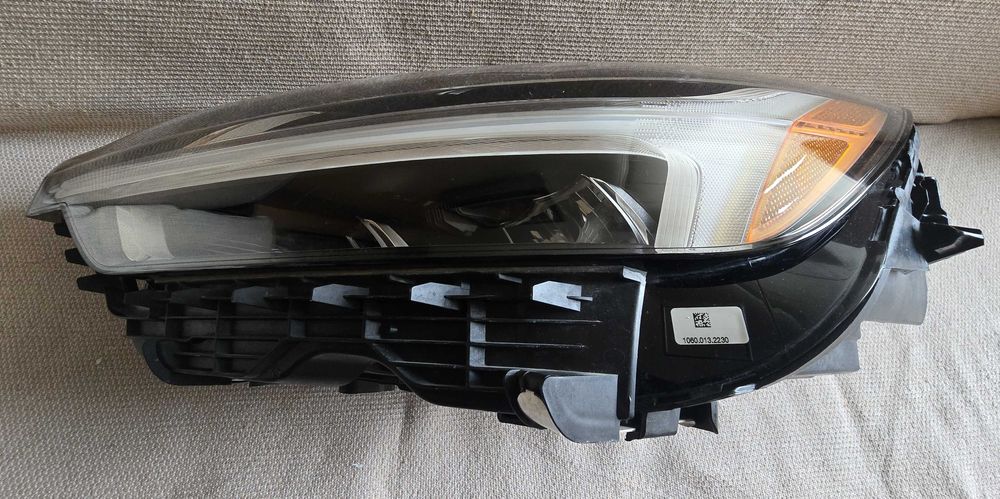 Ляв фар за Volvo XC60 (2017-2024) Full LED. USA модел, перфектно състояние!!!