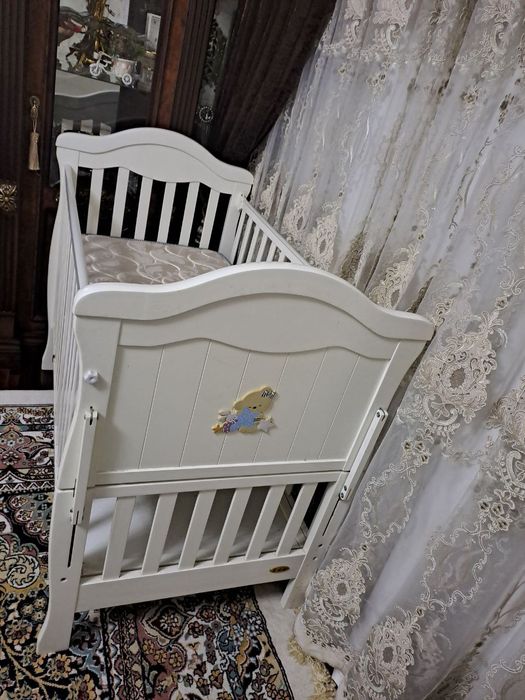 Детская кроватка