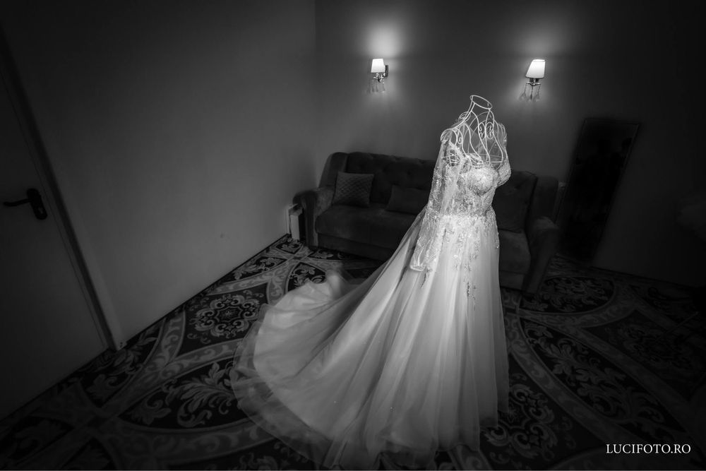 Vând rochie de mireasa mărimea S-M