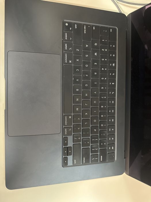 MacBook air M2 2023
