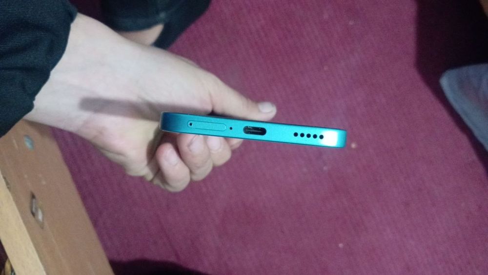 Honor 400 lite 8/ 256 holati yangi