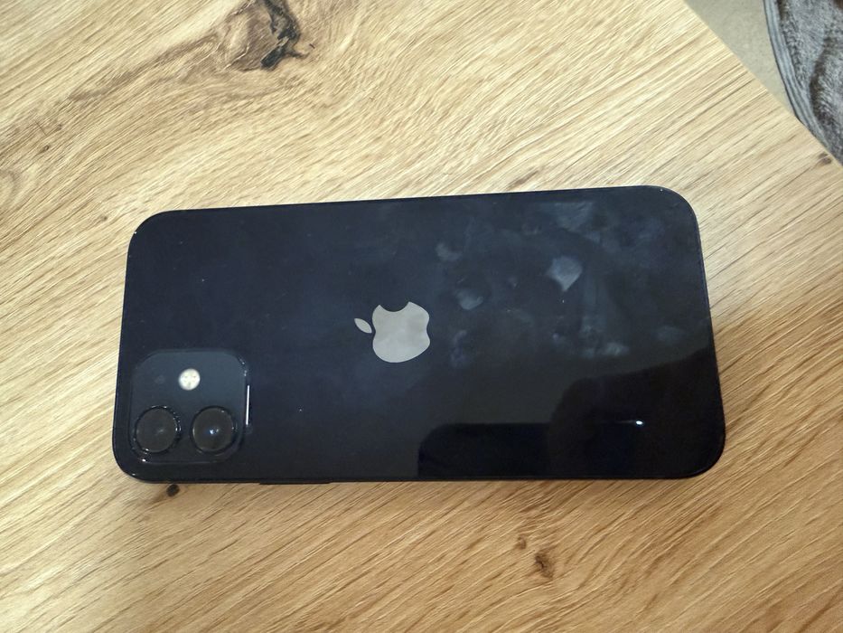 Продава се айфон 12