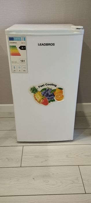 Холодильник Leadbros