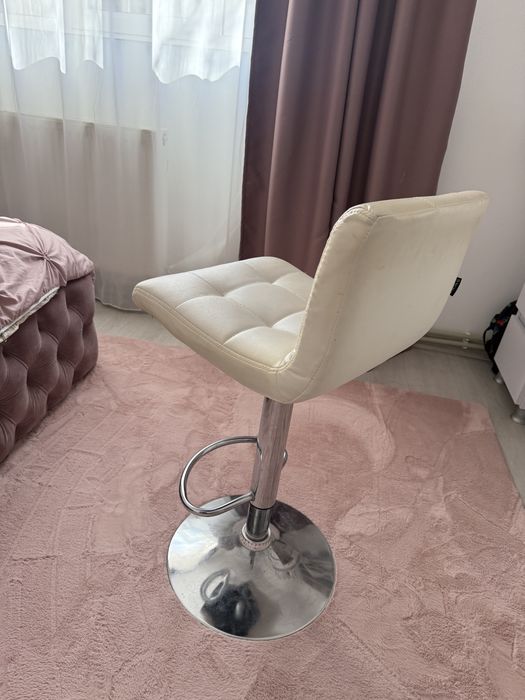 Scaun rotativ make up