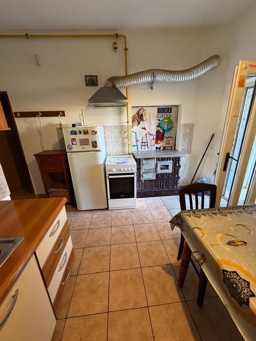 2 camere la casa de inchiriat