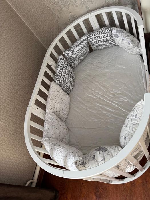 Манеж с бортиками