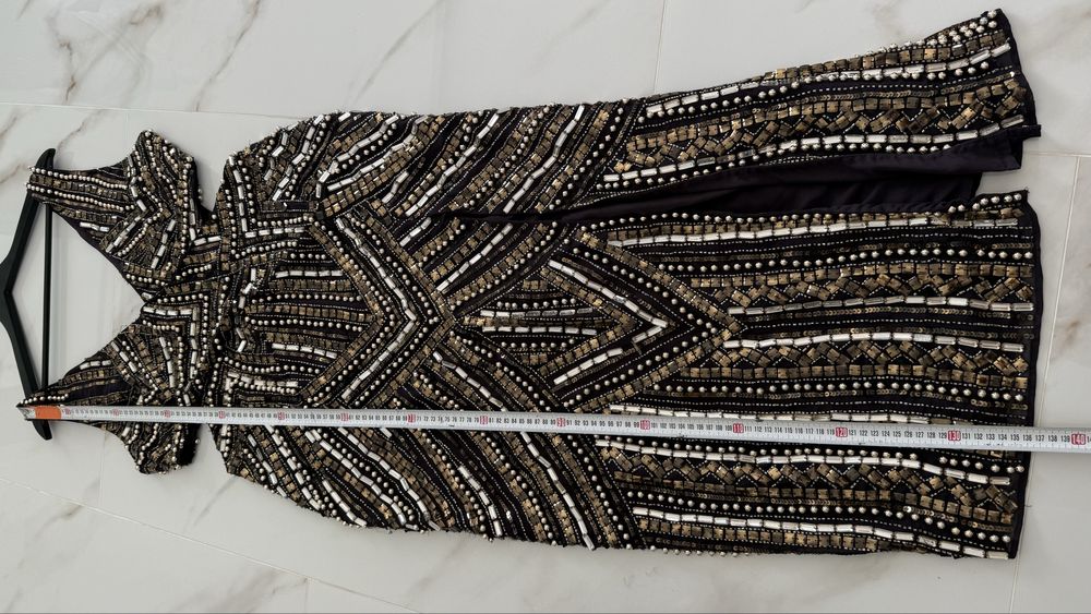 Rochie ASOS Luxe cu aplicații și decupaje – 44