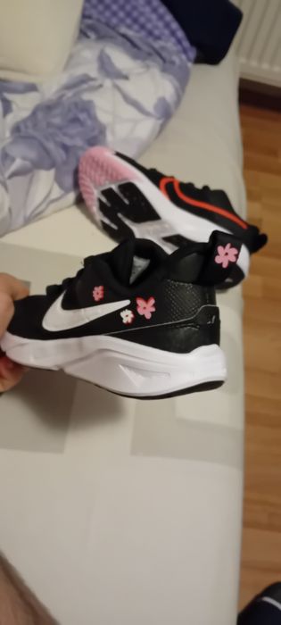 Adidasi Nike marime 33,5 noi