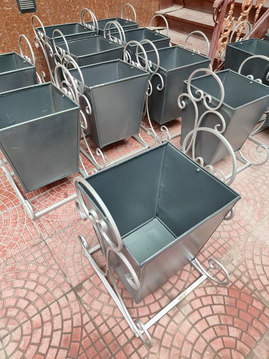 Urna metaliski Урна