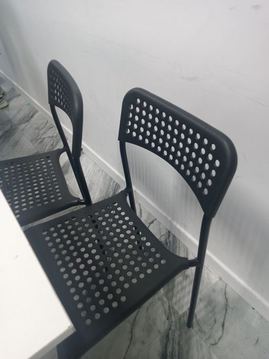 Продам рабочие столы(парты) и стулья