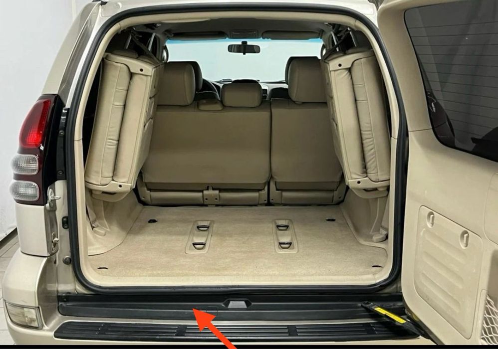 Prado 120 вставка выше бампера пластиоковая Прадо 120 накладка