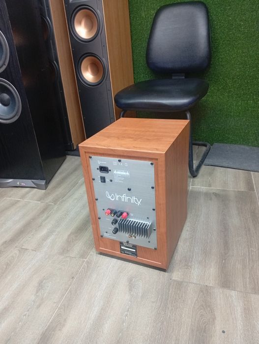 Активен субуфер INFINITY Alpha