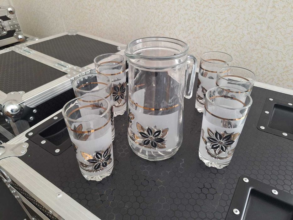 Хрусталь , посуда .