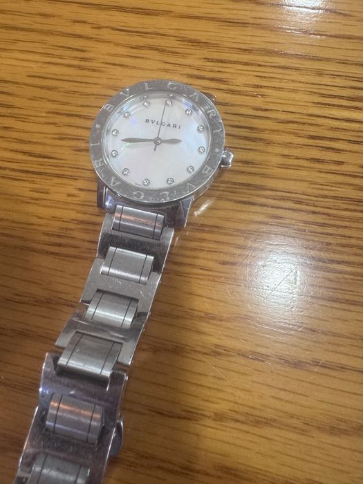 Продам женские часы