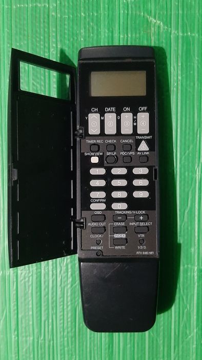 Vând telecomandă originală panasonic și blaupunkt video recorder hs950