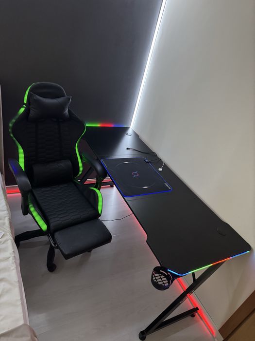 Vând Set Gaming Scaun + Birou + PAD MOUSE RGB cu Telecomanda si joc de lumini dupa muzică