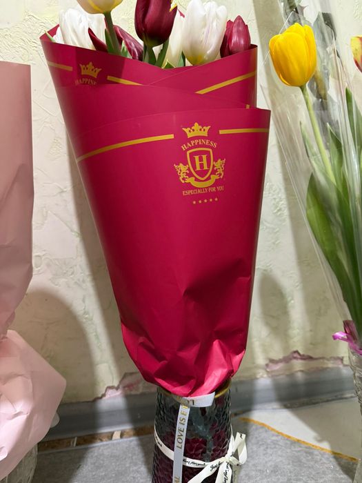 Свежие тюльпаны разные