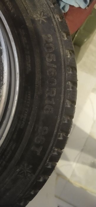 Продам шины шипование с дисками