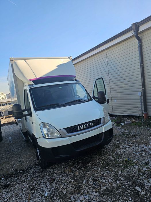 Товарен бус с ПАДАЩ БОРД под наем .