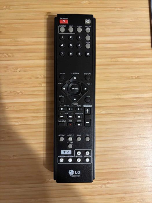 LG 5.1 Система за домашно кино 300W RMS