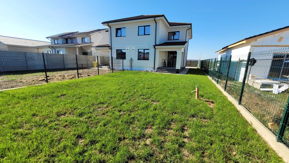 Duplex spațios | 3 dormitoare, living mare, 2 băi – Moșnița Veche