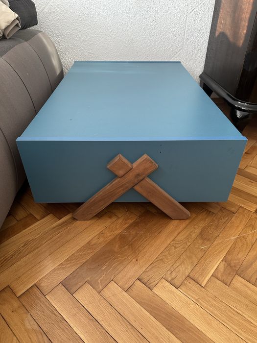 Masa living aproape noua