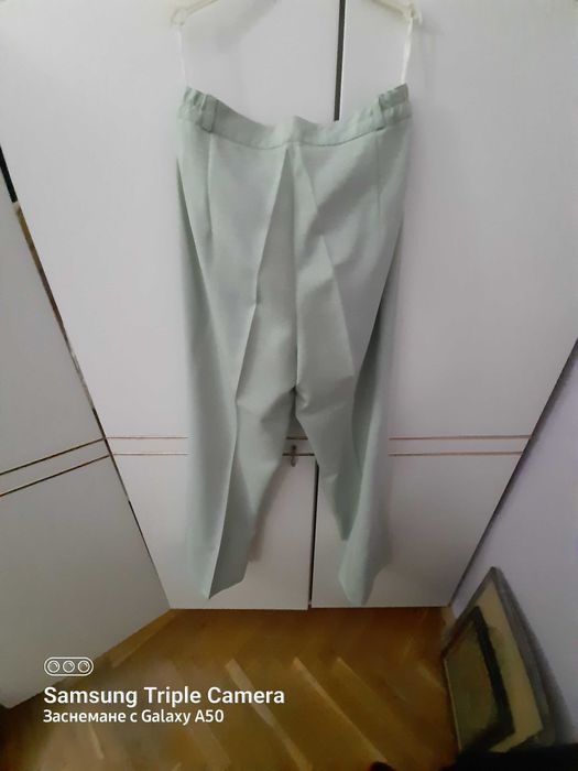 Елегантен дамски костюм