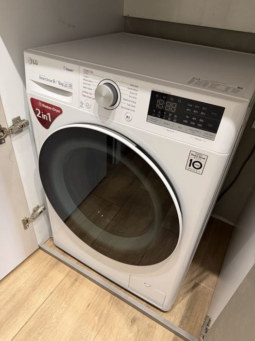 Комбинирана пералня и сушилня LG