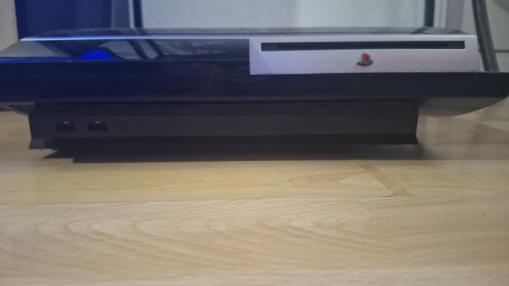 Ps3 fat подържащ игри за ps1 и ps3.