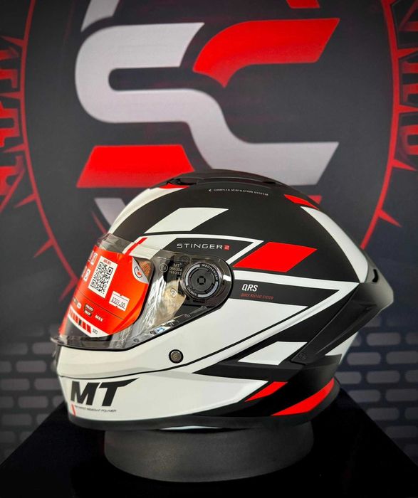 НОВА Каска MT Stinger 2 Zivze B5 Matt Black/White/Red