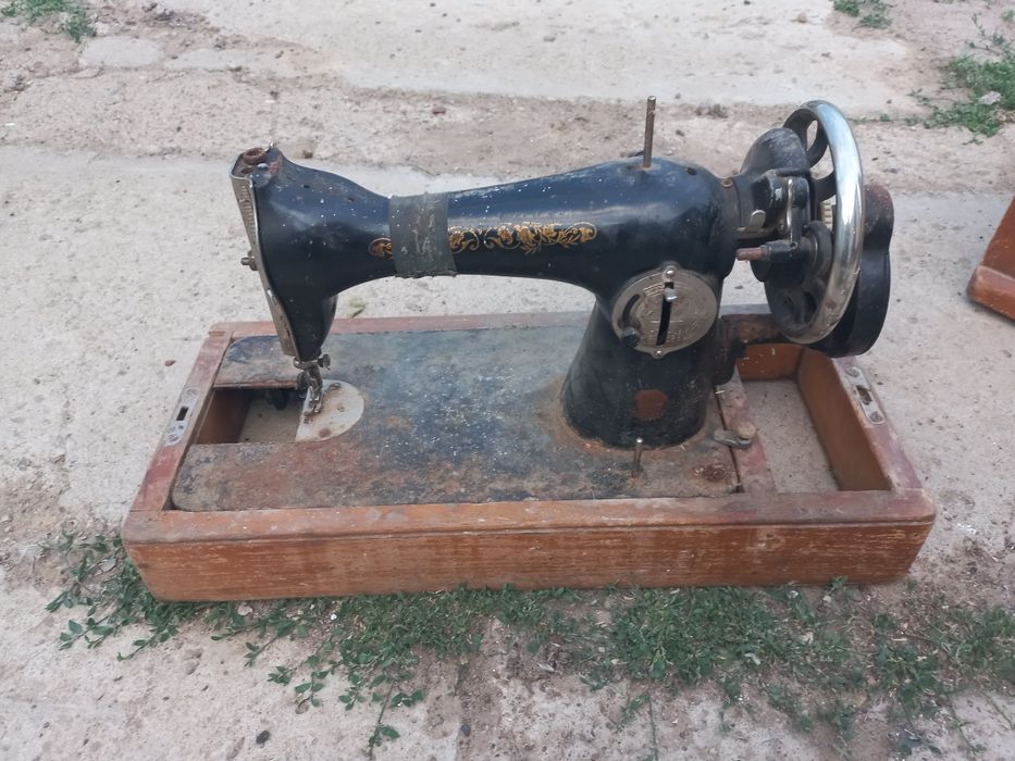 Продам швейною машину