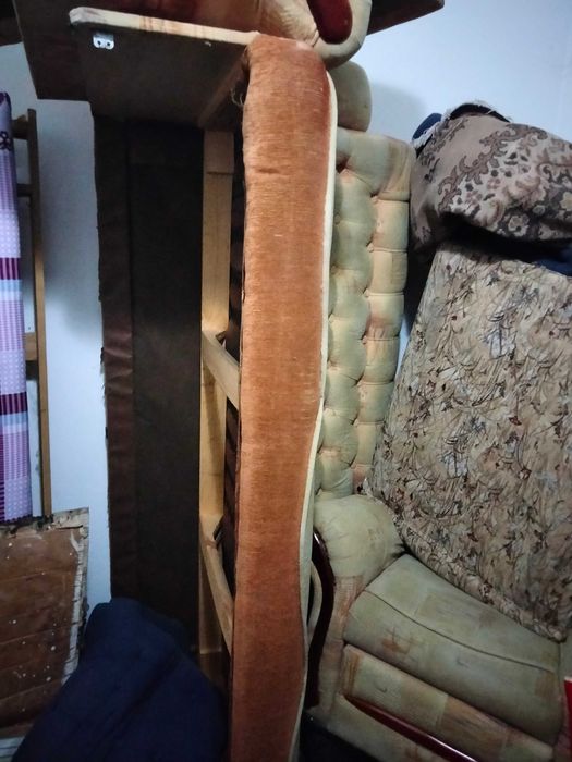 Диван раскладной и 2 кресла, исправны