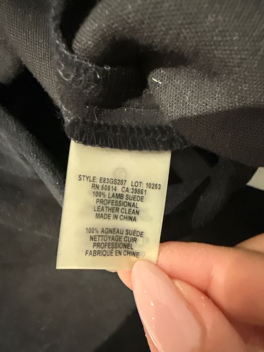 Черен чисто нов дамски панталон. Естествен кожа/велур.