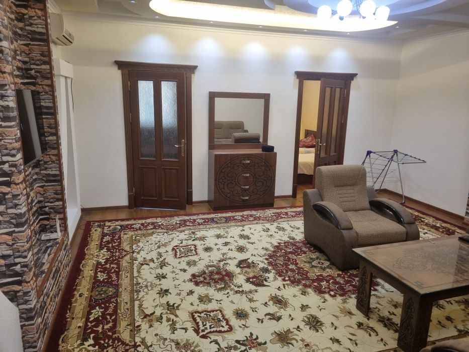 Срочно сотилади 3 хонали квартира  3чи этаж 5 этали уйга