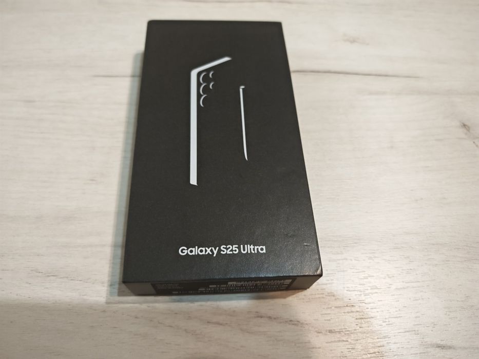 Чисто нов Samsung Galaxy S25 Ultra 5G 12GB RAM 512 GB 24м гаранция