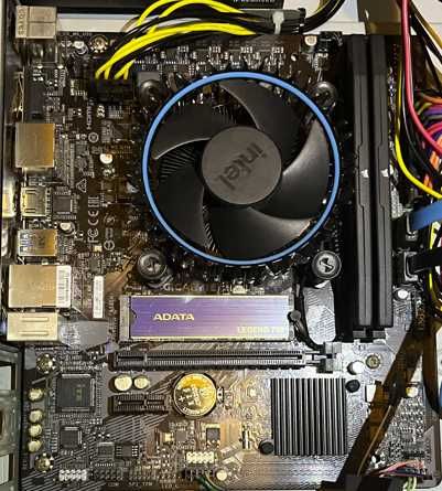 kit Gigabyte H610M DDR5 (socket LGA1700) + intel i3-12100 + SSD Adata