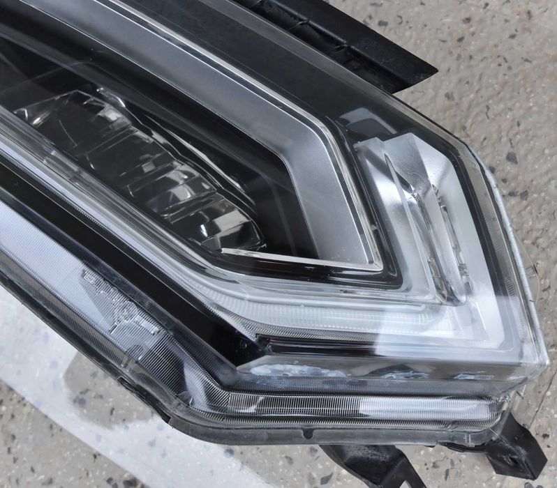 Десен фар за NISSAN QASHQAI 2 - 2020 година