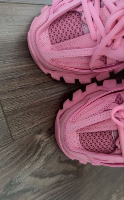 Balenciaga track pink