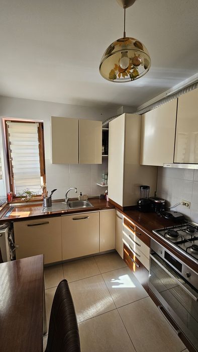 Apartament 3 camere de vânzare  in  zona  Coresi  (Casa Nobel)