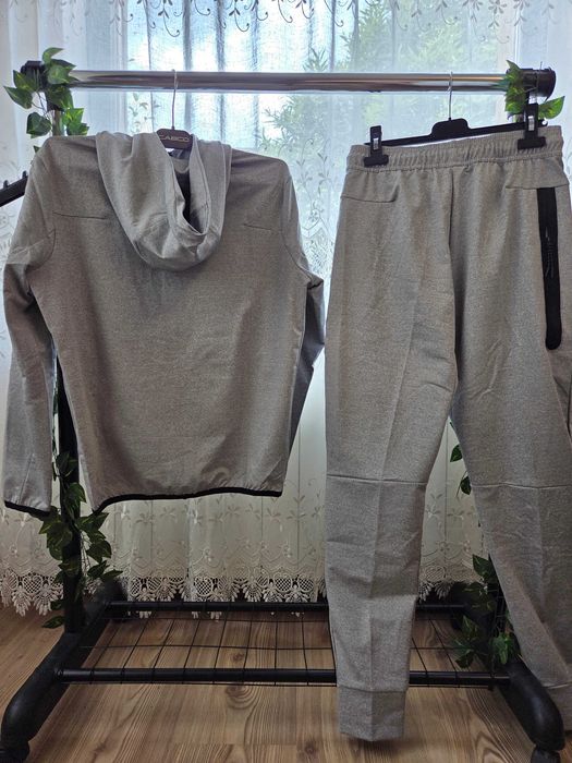 Compleu Nike Tech Fleece marimea S