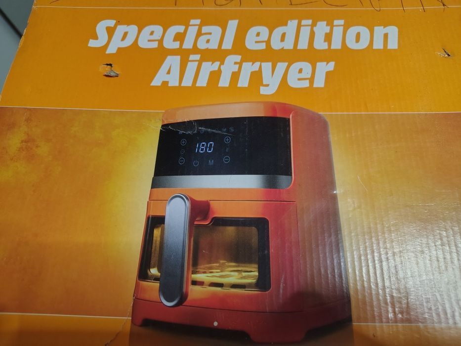 Friteuză cu aer cald nefolosită