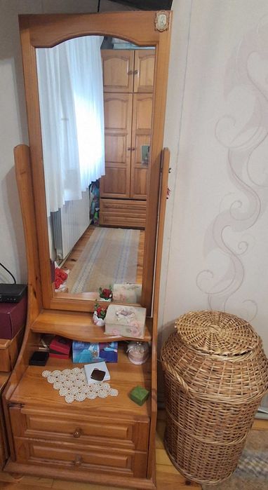Продавам спален комплект